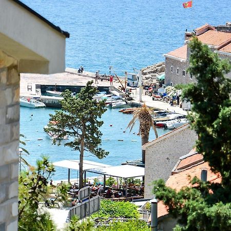 Apartments Minja S Petrovac Buitenkant foto