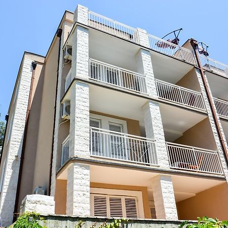 Apartments Minja S Petrovac Buitenkant foto