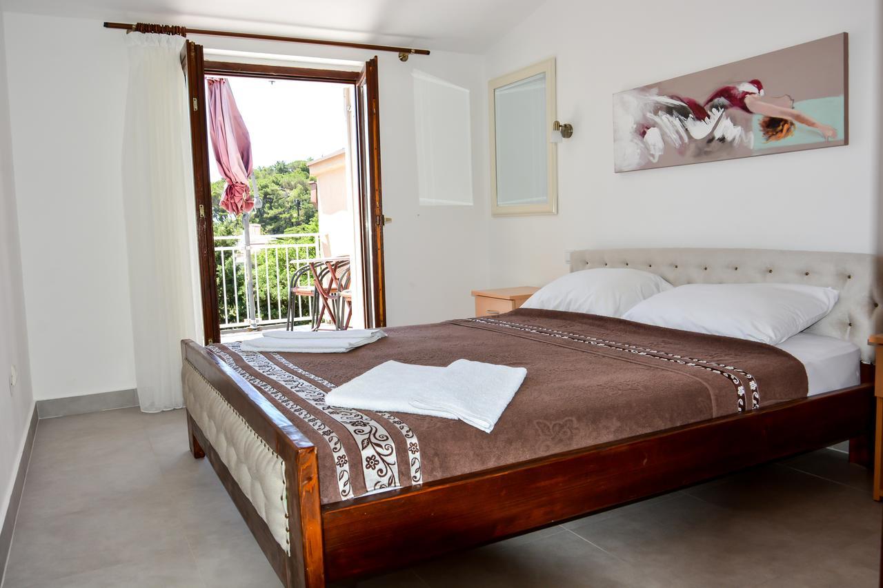 Apartments Minja S Petrovac Buitenkant foto