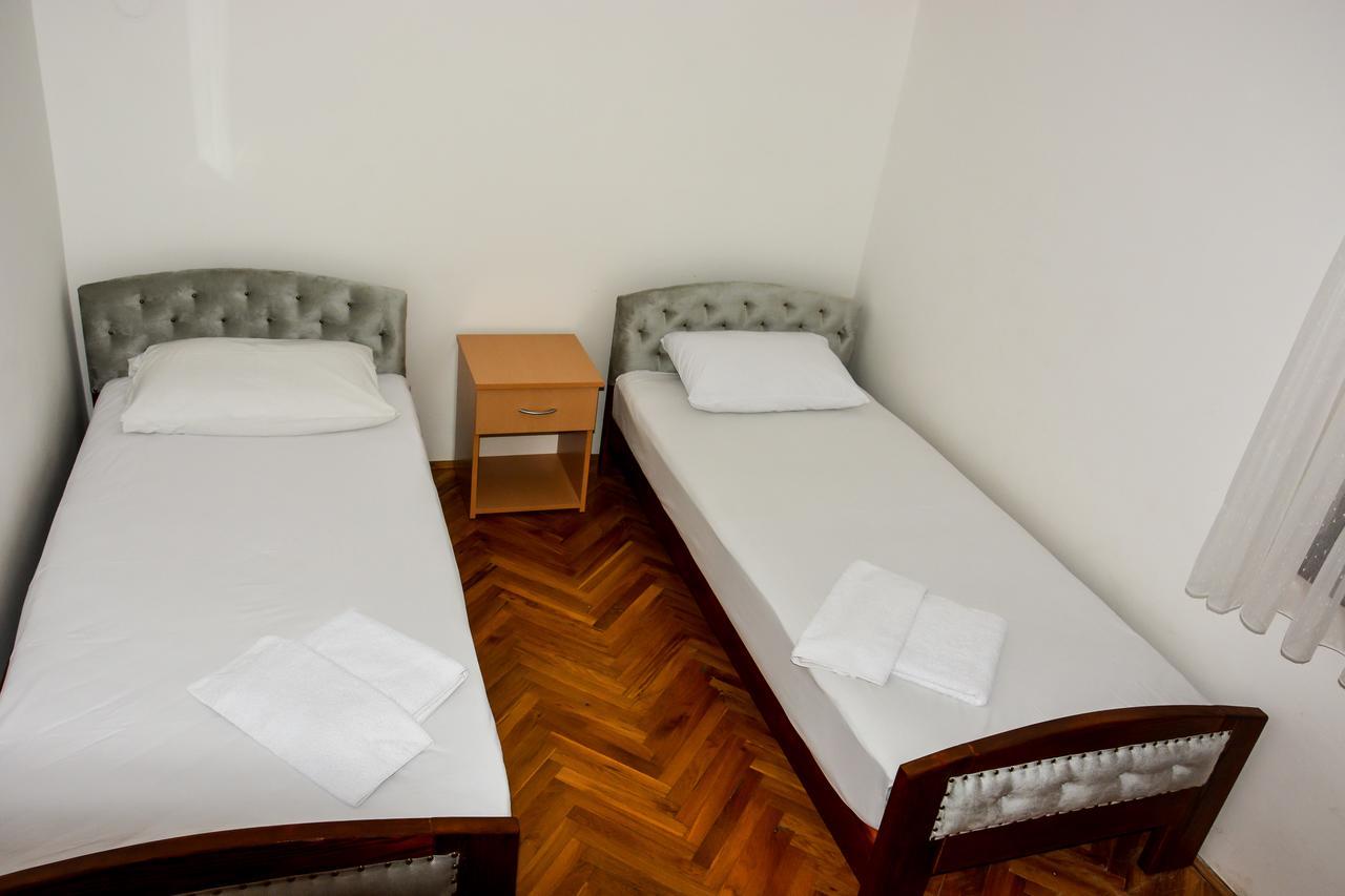 Apartments Minja S Petrovac Buitenkant foto